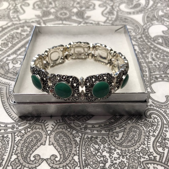 Antique looking bracelet with turquoise - Picture 4 of 5